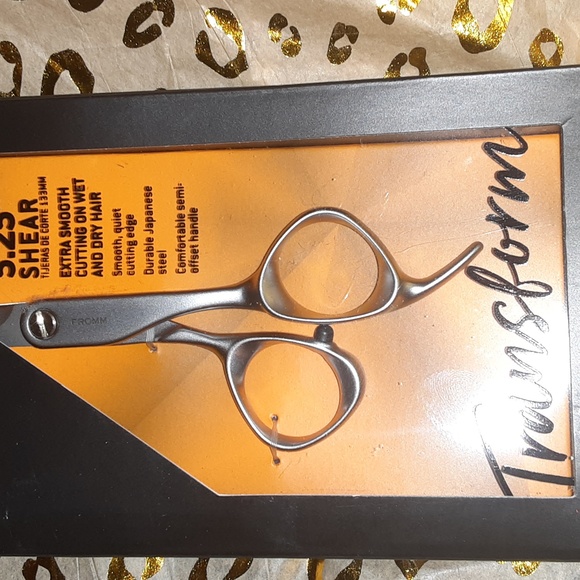 NEW TRANSFORM 5.75” HAIR CUTTING SHEAR | F1009 | FROMM - Picture 3 of 7